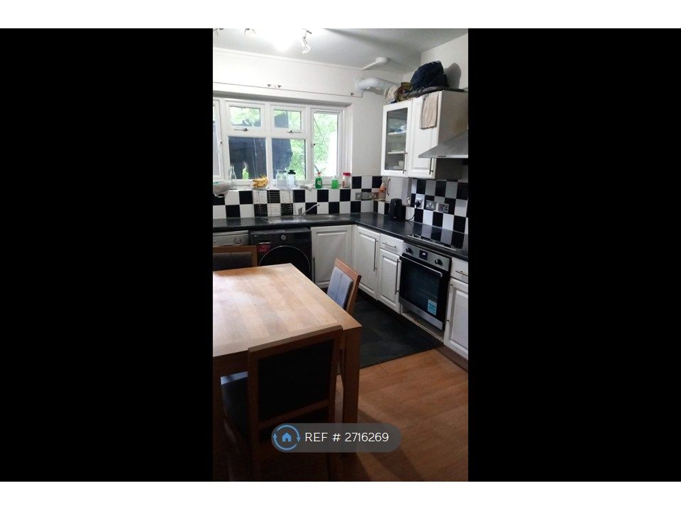 Property photo 1 of 12 Open Plan Living And Dining Room