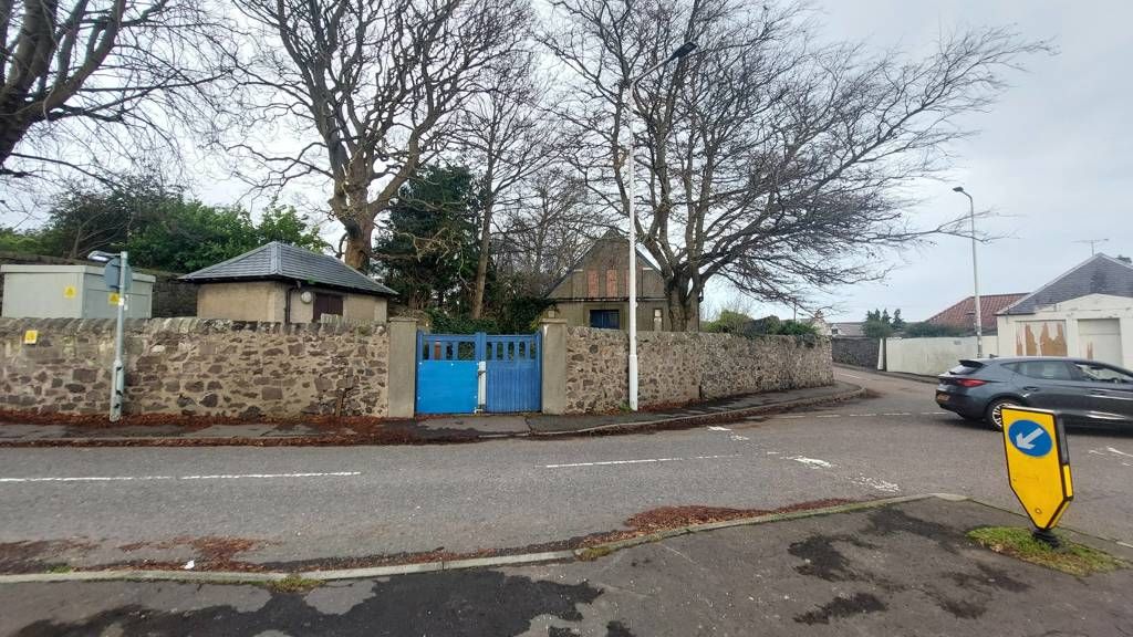 Property photo 2 of 5 Photo 1