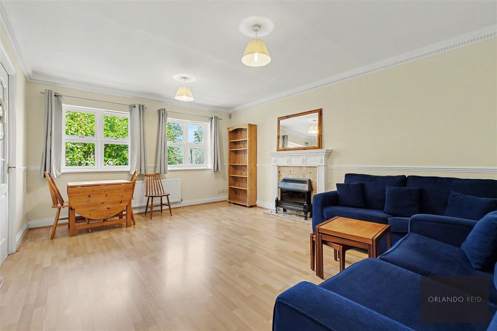 Property photo 1 of 12 18 Bakery Close Sw9 0Eb-5.Jpg