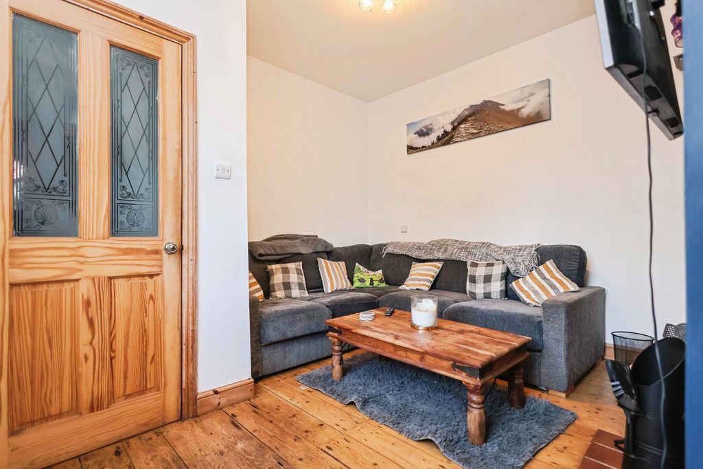 Property photo 2 of 16 Reception Room