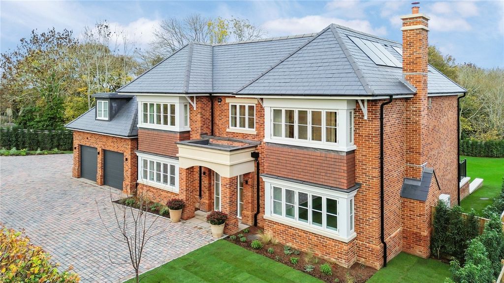 Property photo 2 of 16 Trinity House