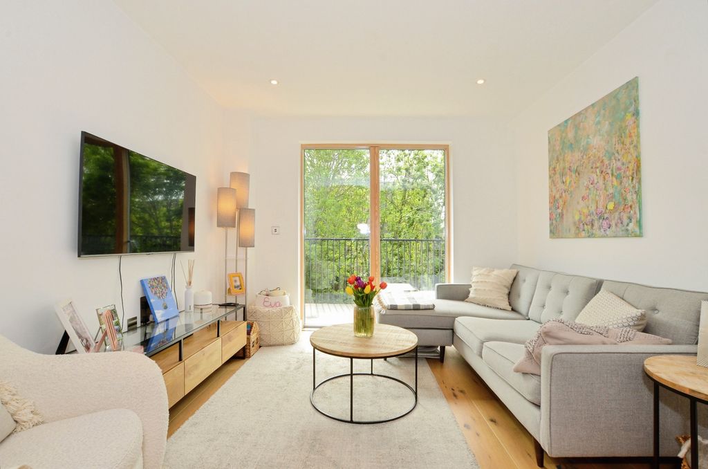 Property photo 1 of 18 Open Plan Living