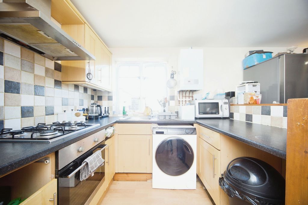 Property photo 2 of 14