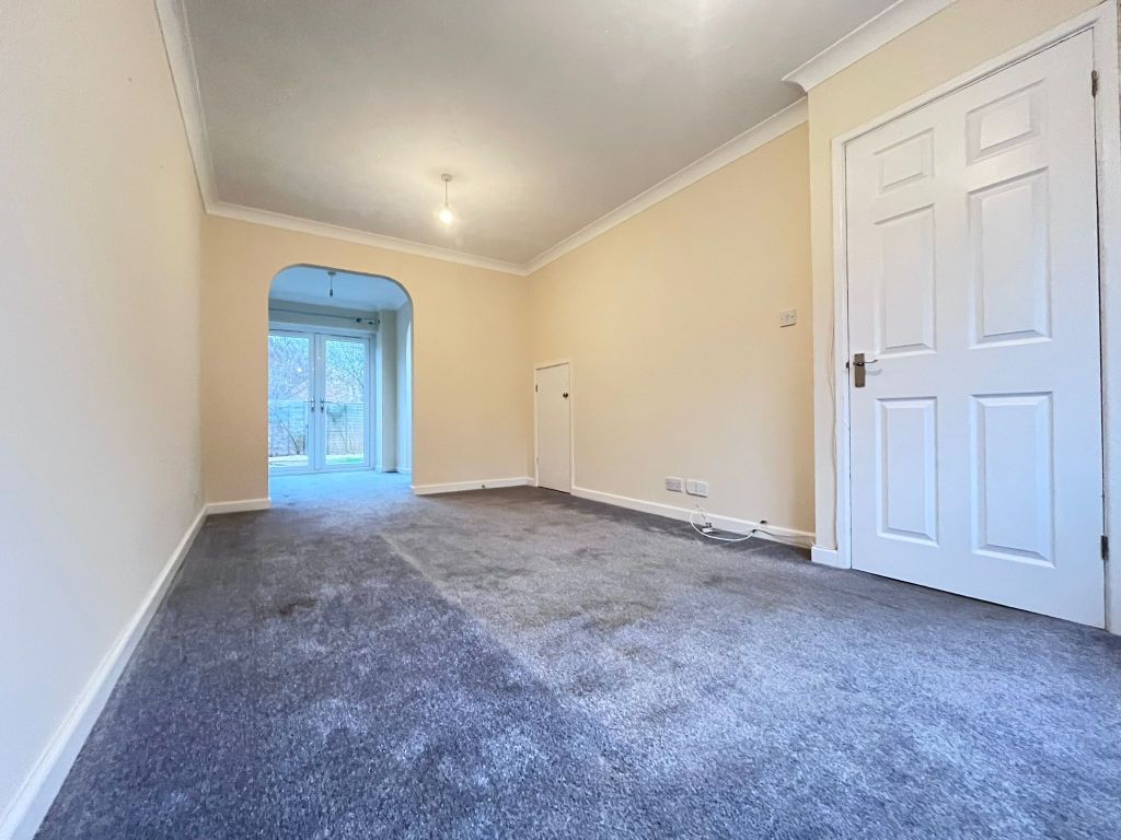 Property photo 2 of 8 Living Room