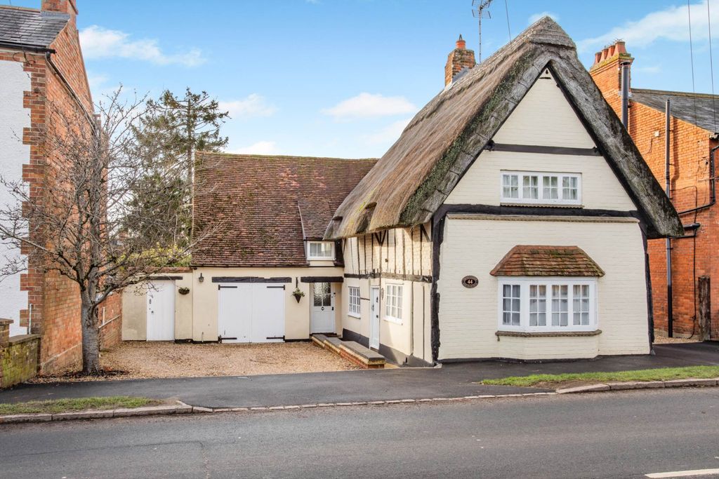 Property photo 1 of 32