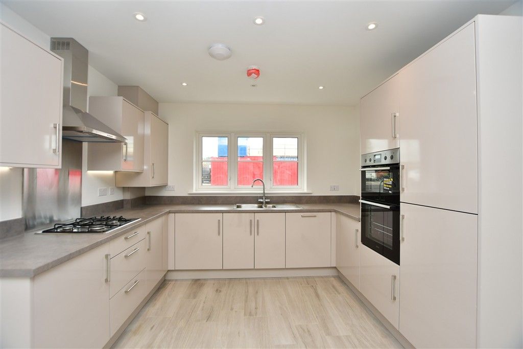 Property photo 3 of 8 Kitchen Example