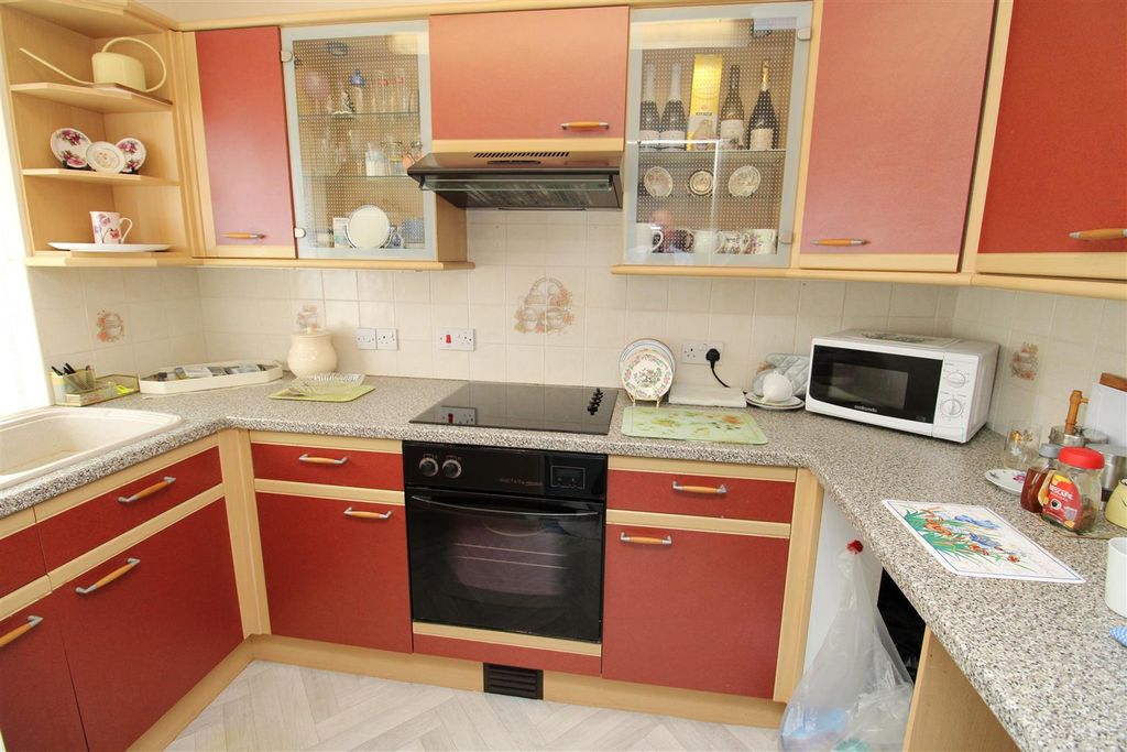 Property photo 2 of 15 Kitchen1.Jpg