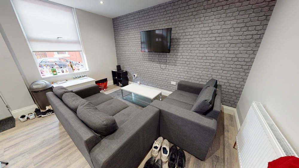 Property photo 1 of 7 Bright, Modern Living Room With A Large L-Shaped G...