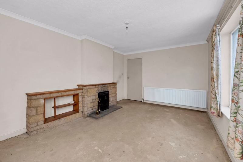 Property photo 3 of 16 Sitting Room