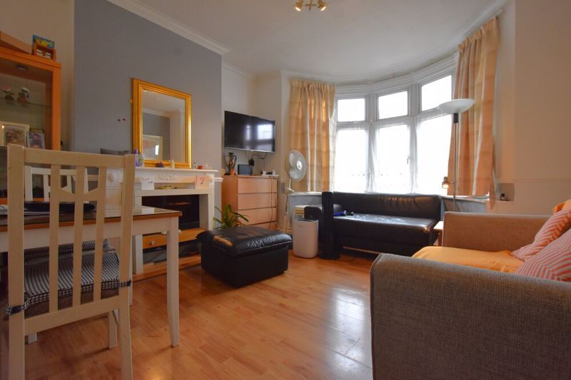 Property photo 2 of 9 Photo 3