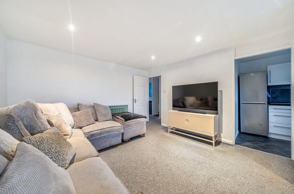 Property photo 1 of 13 1380467-17-6928B5...