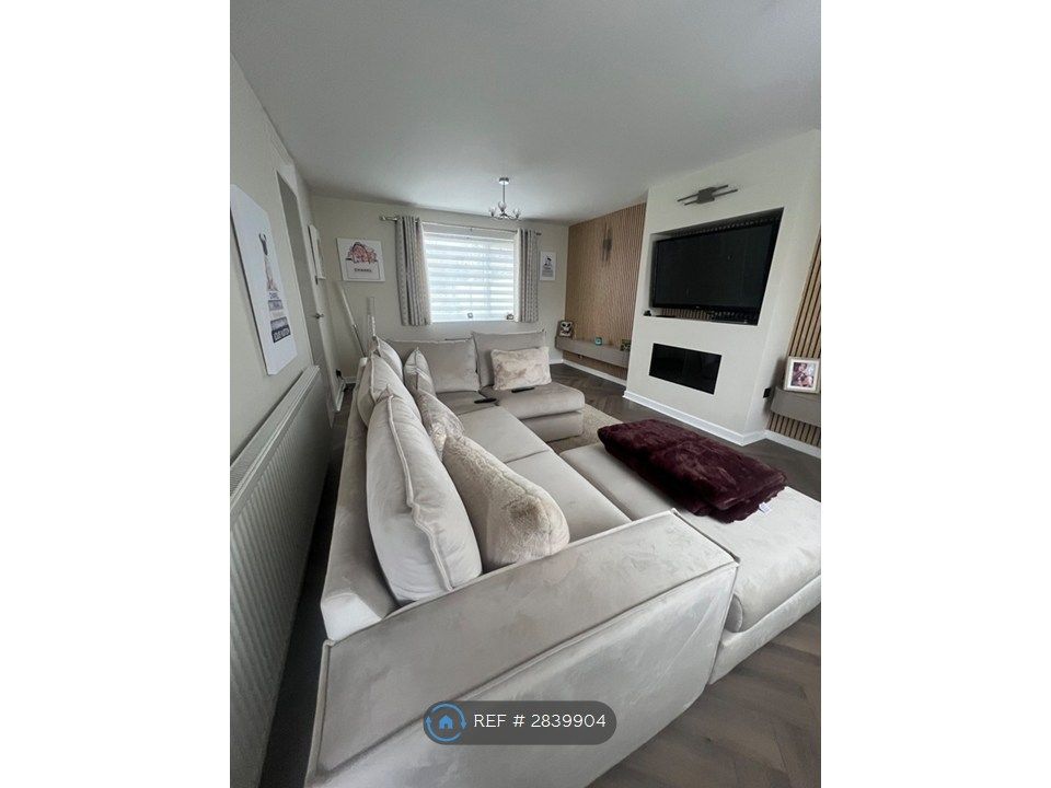 Property photo 1 of 35