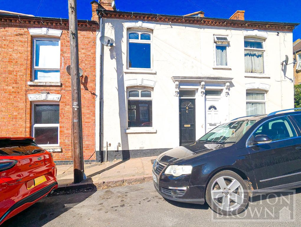 Property photo 1 of 21 External