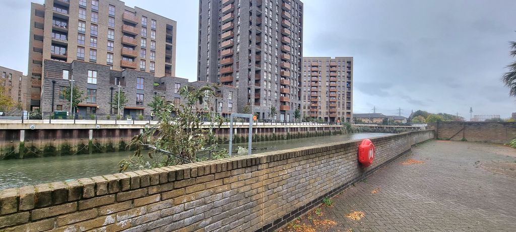 Property photo 2 of 3