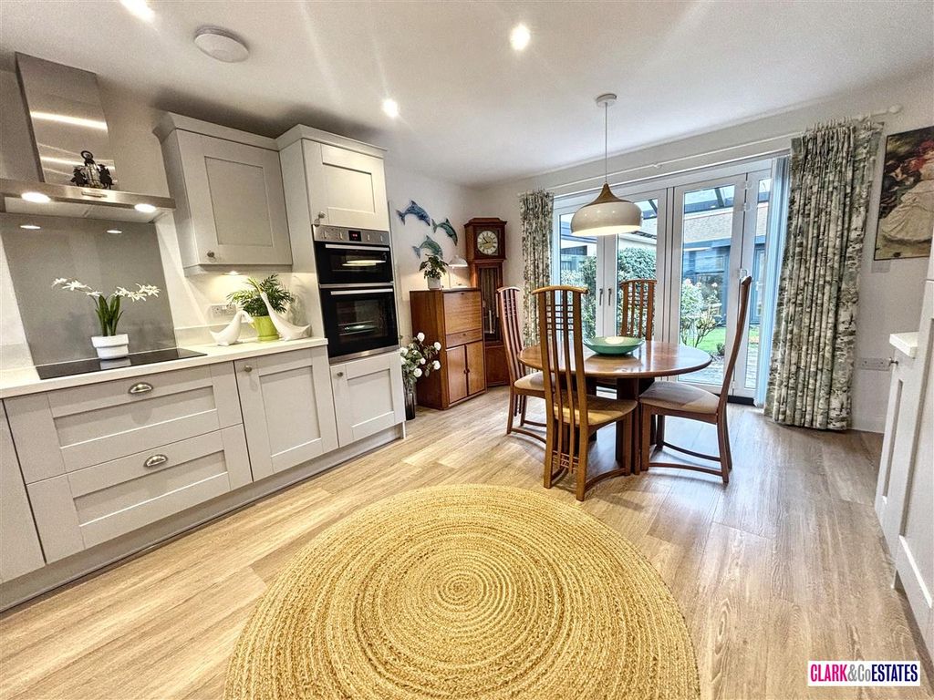 Property photo 2 of 15 Kitchen