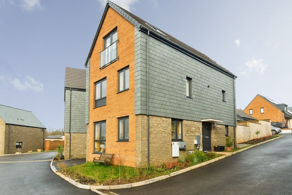 Property photo 1 of 19 Pbox-Img.Jpg