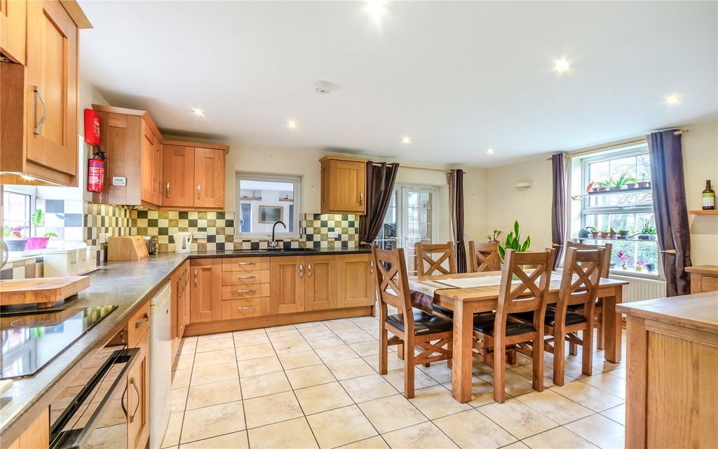 Property photo 2 of 21 Kitchen