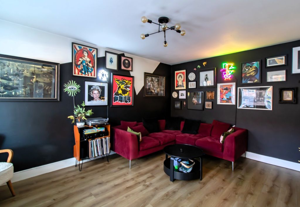 Property photo 3 of 31 Image 2