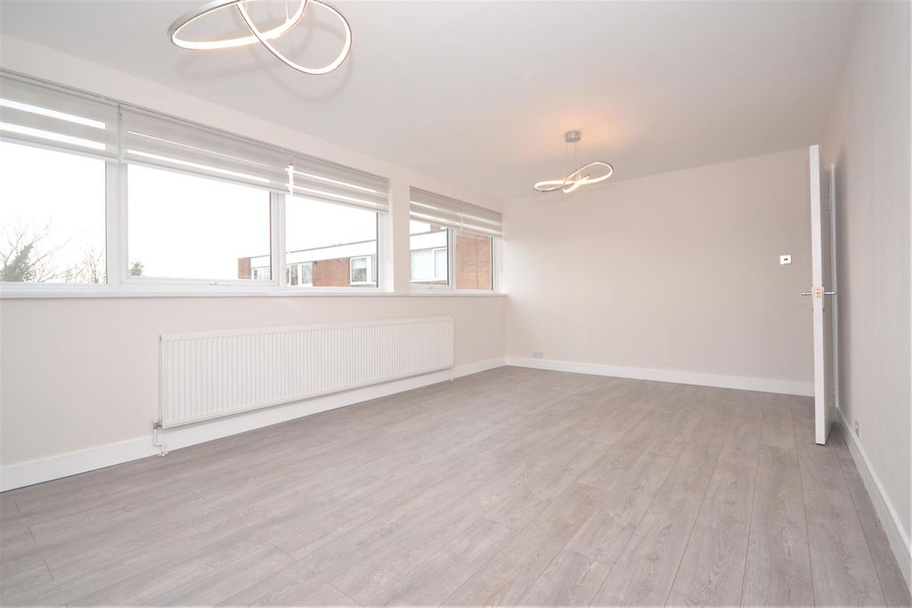 Property photo 3 of 11 Living Room 1.Jpg