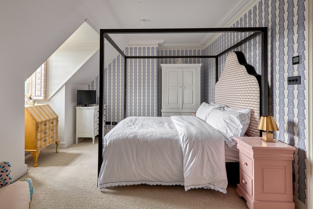Additional image 19 of 7 bed country house for saleFarnham, Surrey GU10