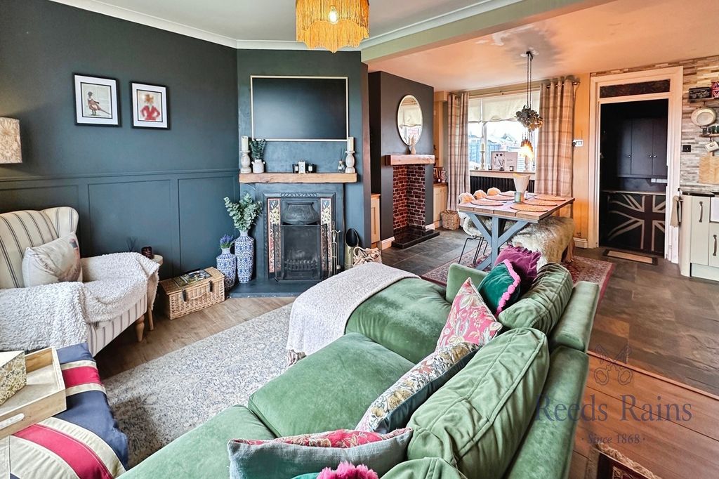 Property photo 3 of 13 Living Room