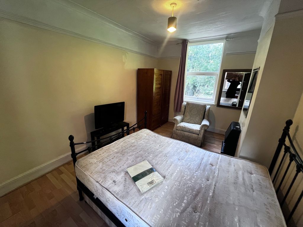 Property photo 3 of 6 Image