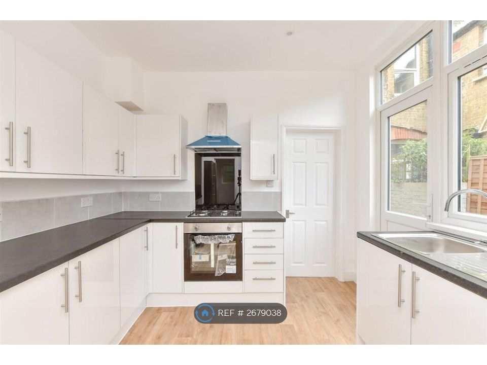 Property photo 1 of 14 Kitchen