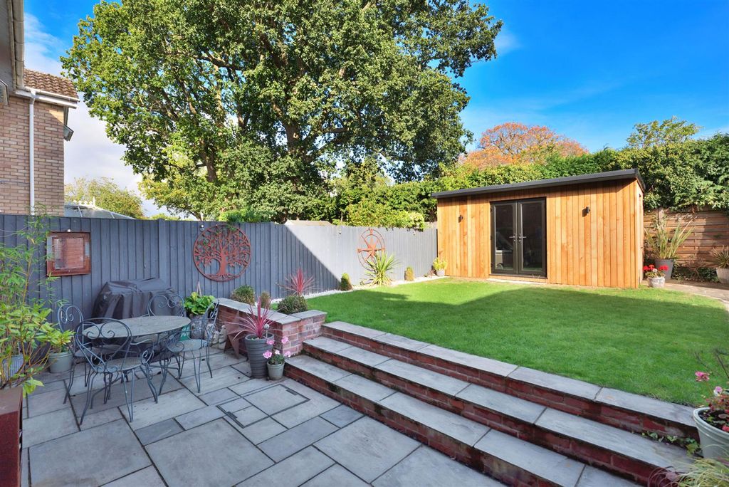 Property photo 3 of 34