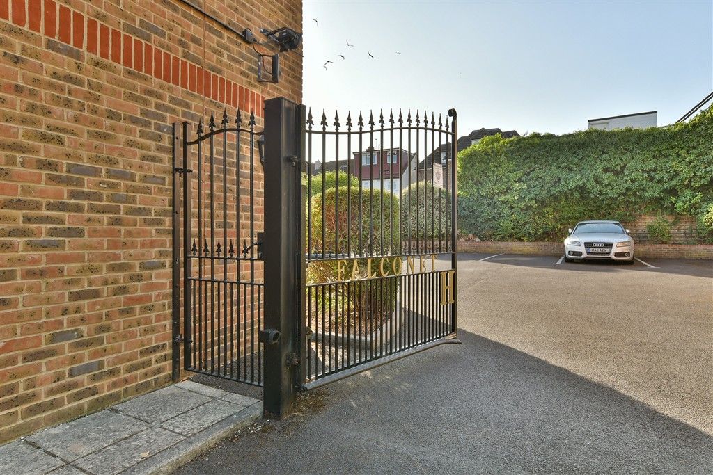 Property photo 1 of 7 External Feature