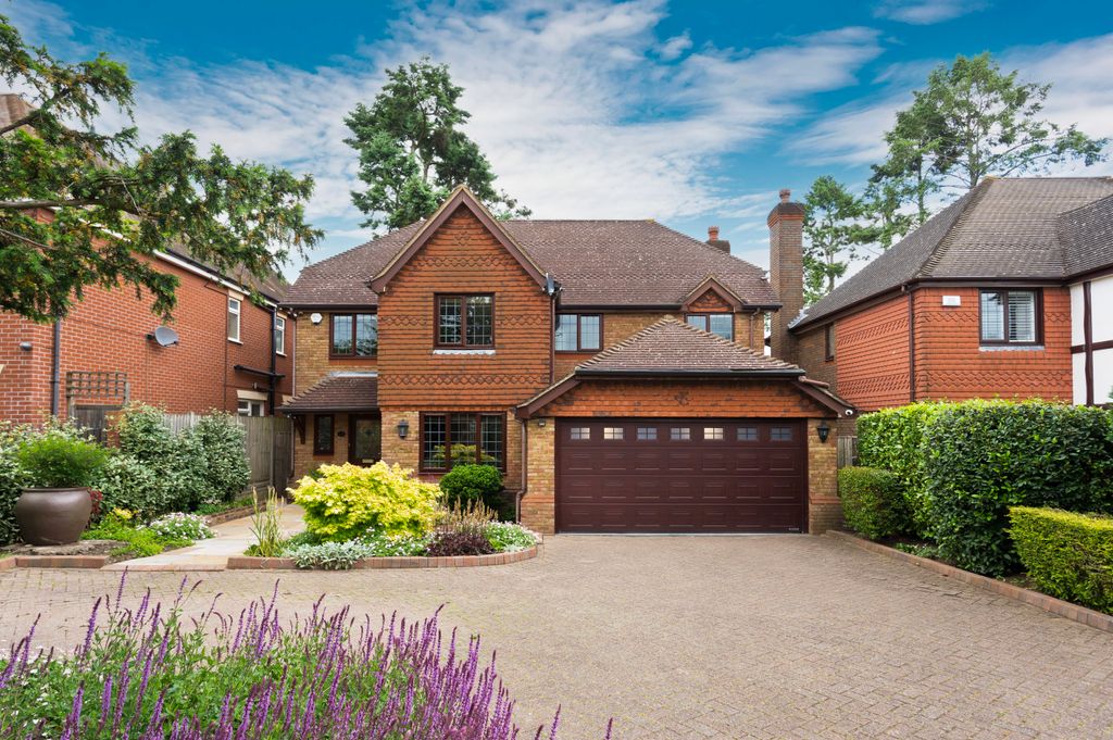 Property photo 1 of 24 Front 2