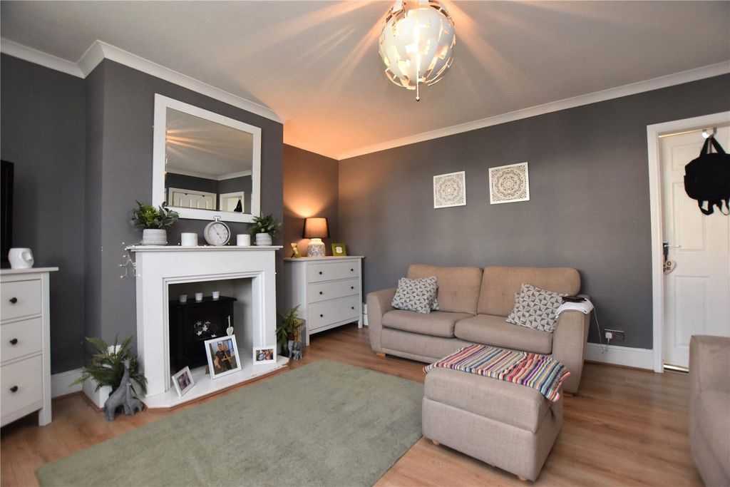 Property photo 2 of 13 Picture No. 12