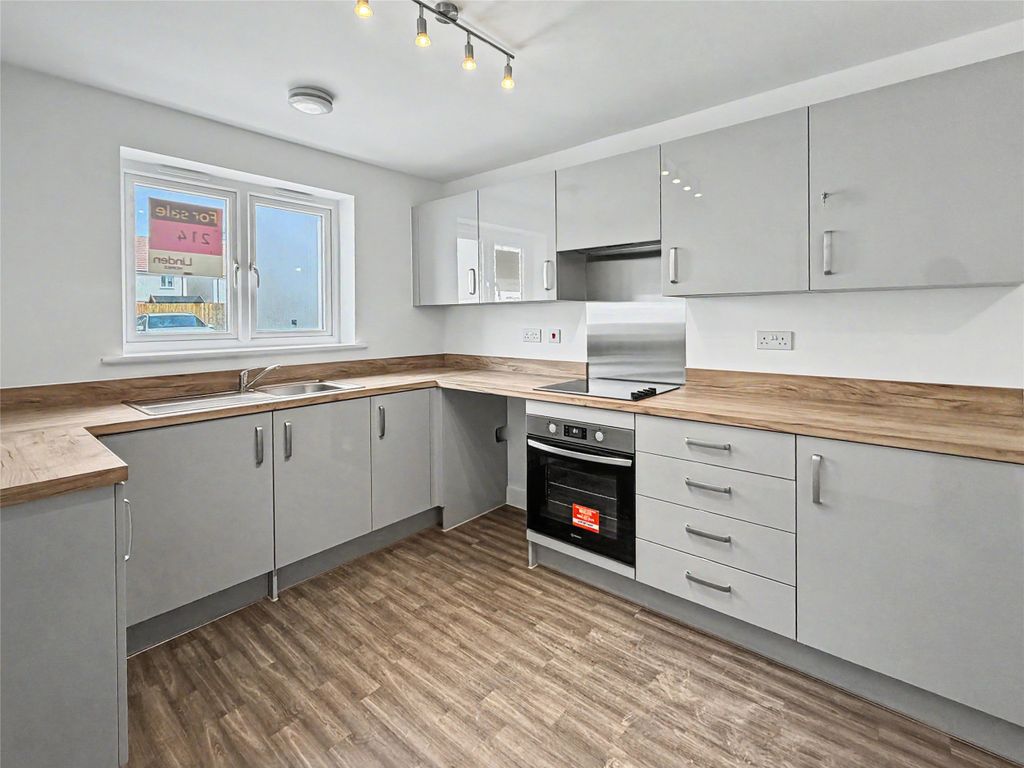 Property photo 2 of 12 Picture No. 05