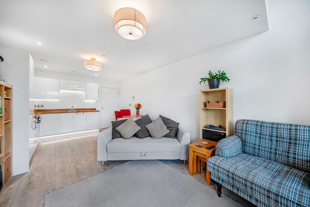 Property photo 3 of 22