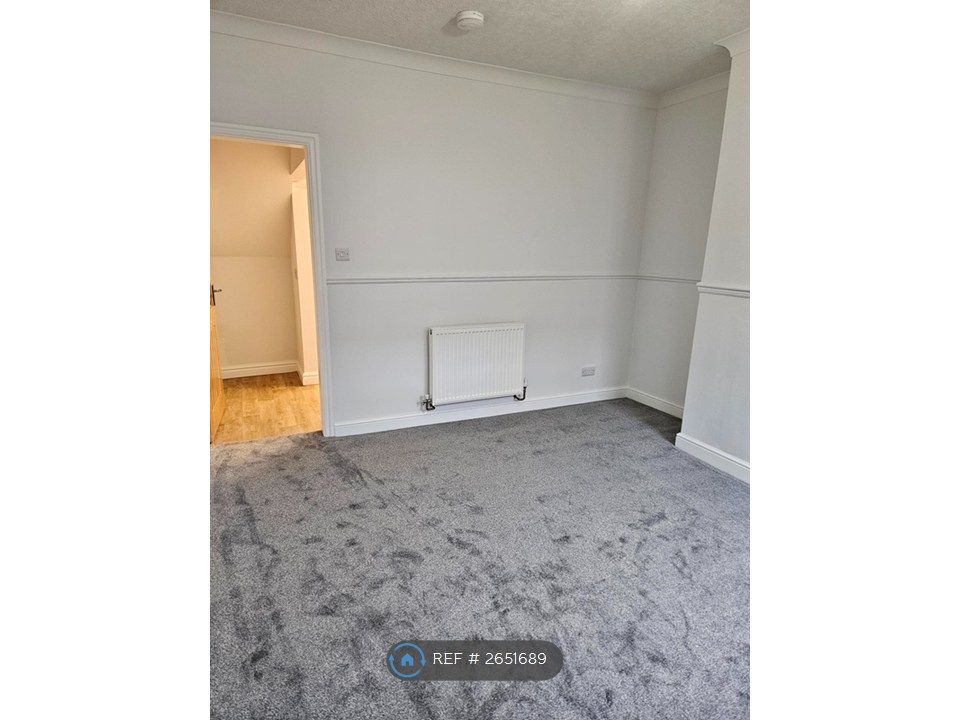 Property photo 3 of 12 Lounge