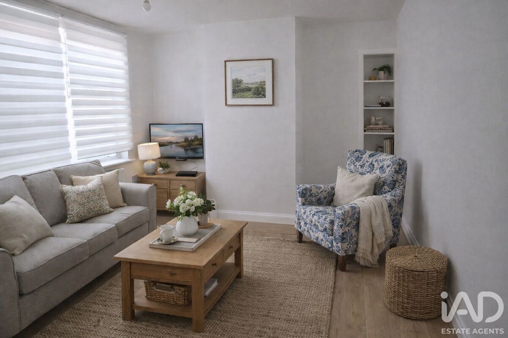 Property photo 3 of 12