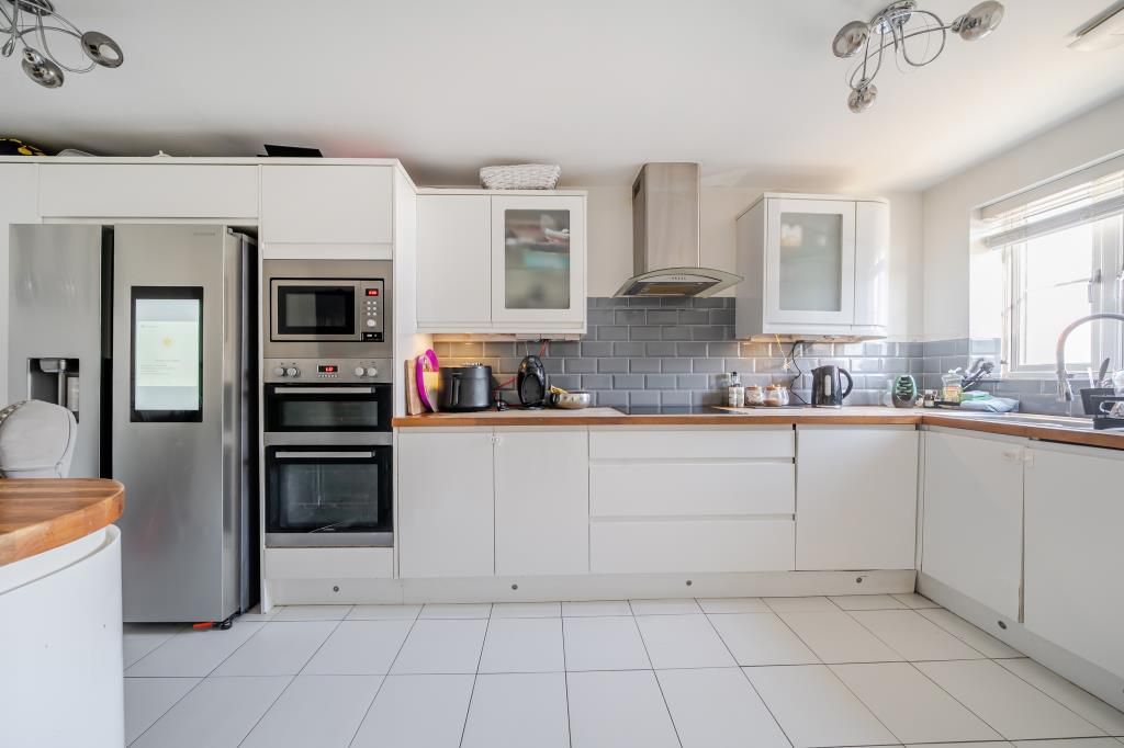 Property photo 2 of 15 Kitchen