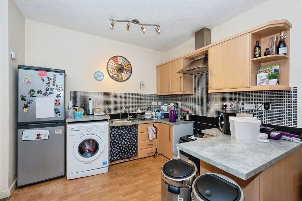 Property photo 2 of 16 Photo