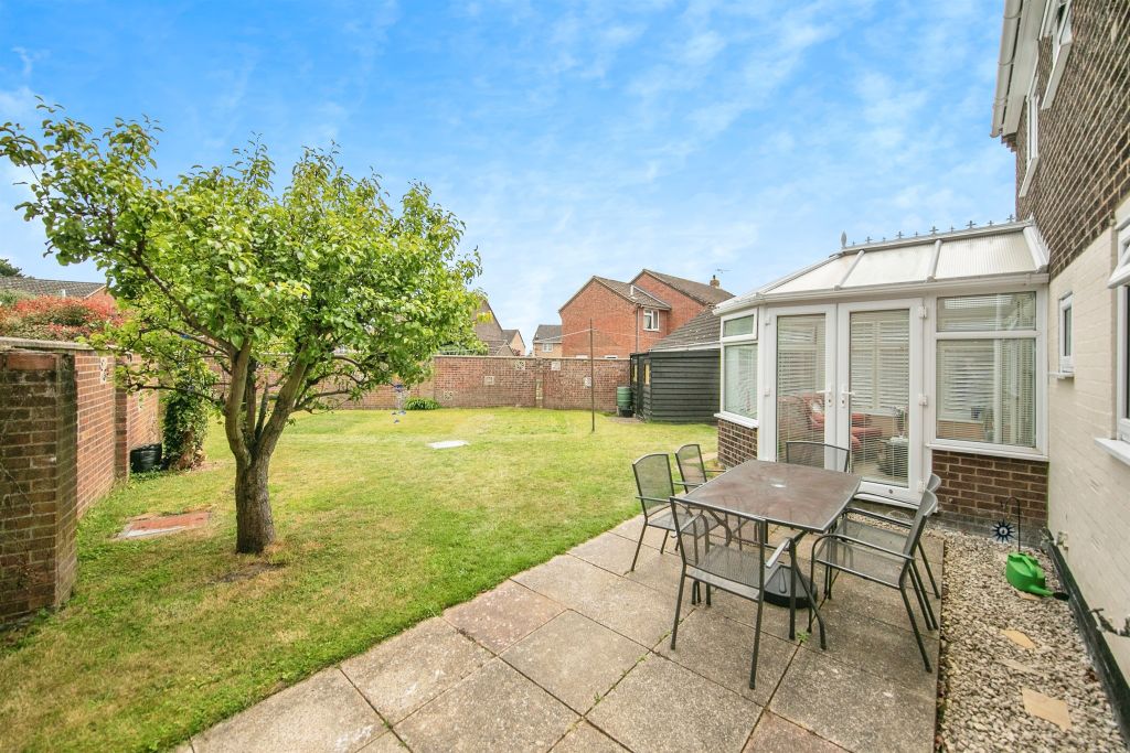 Property photo 2 of 17