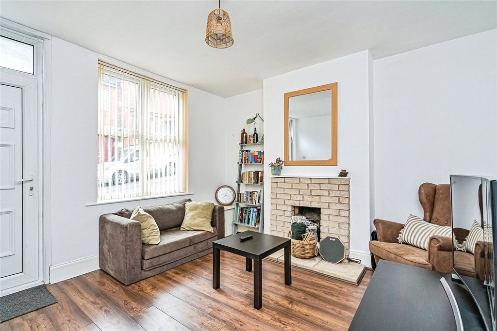 Property photo 2 of 17 Picture No. 06