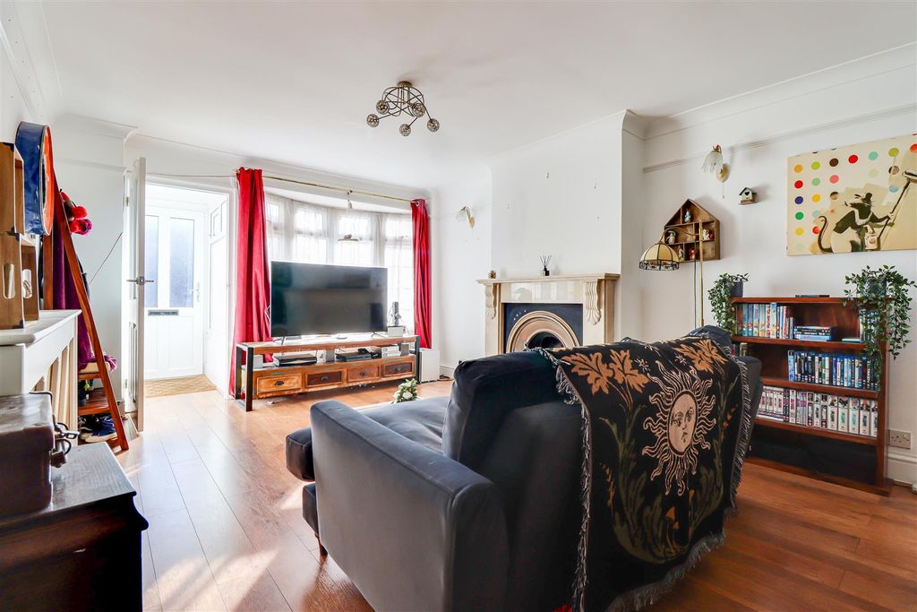 Property photo 3 of 30