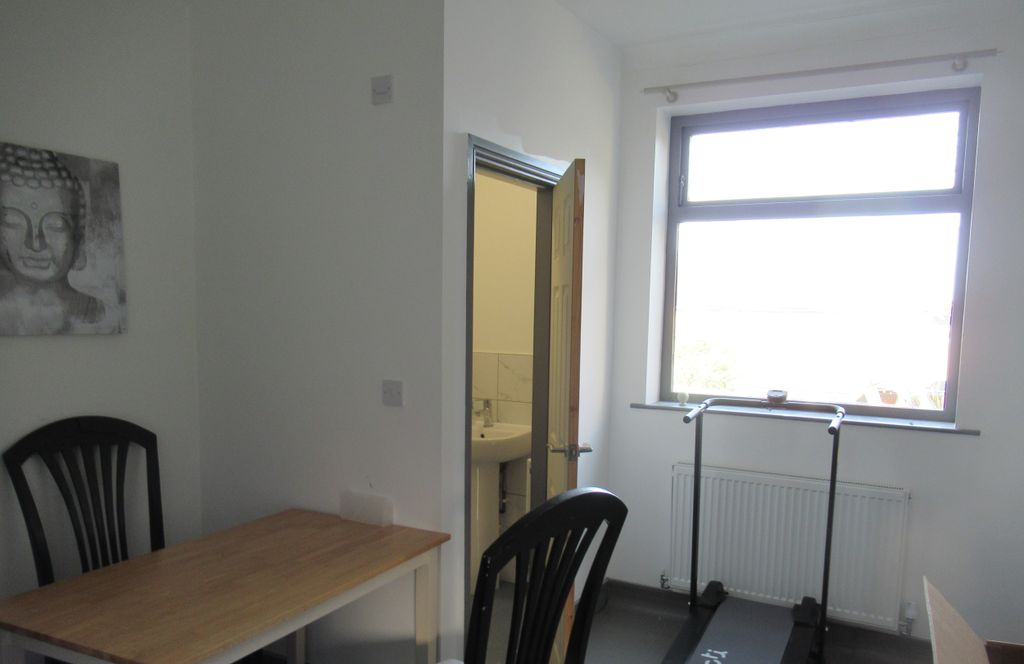 Property photo 3 of 8 Internal