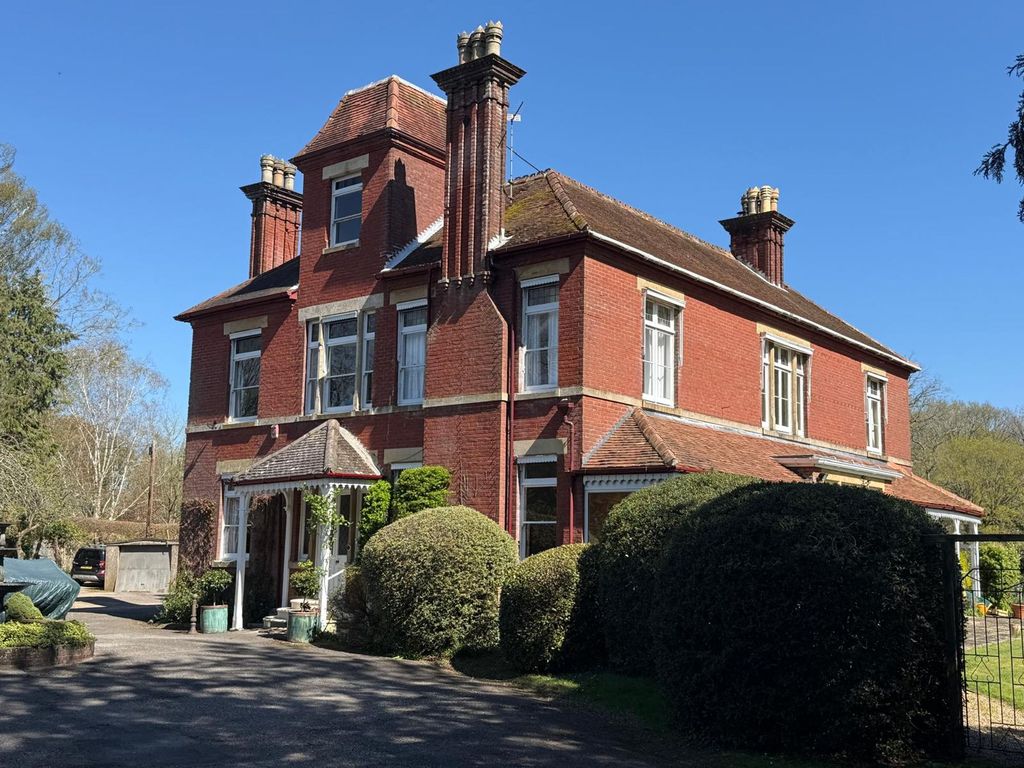 Property photo 1 of 10