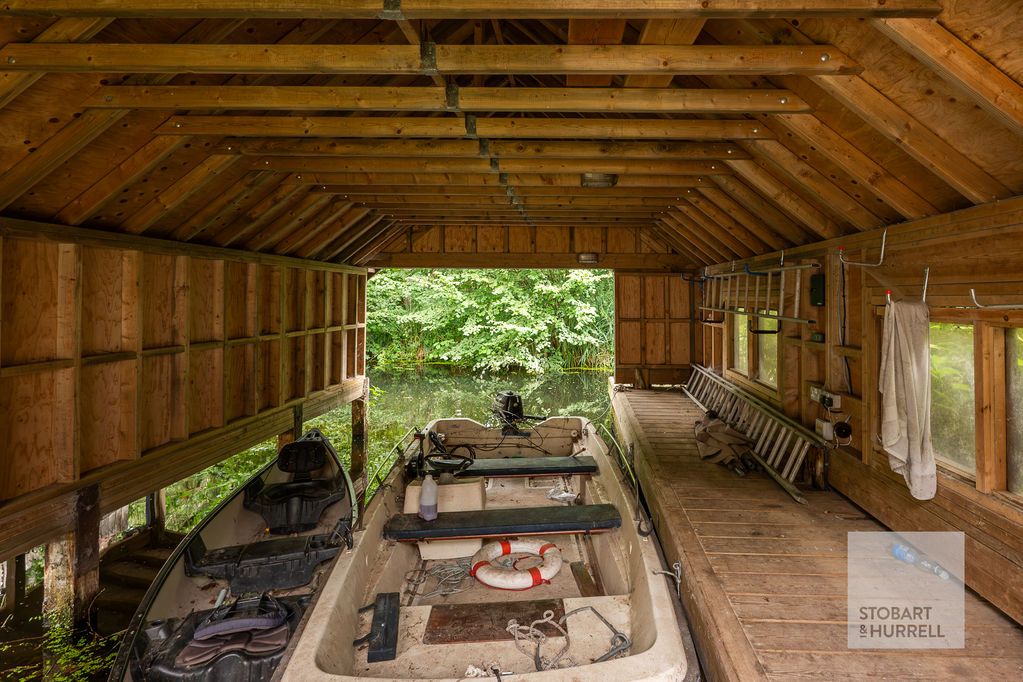 Property photo 3 of 37 Inside Boat House