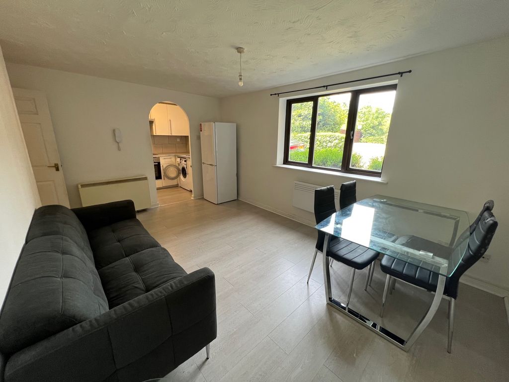 Property photo 2 of 7