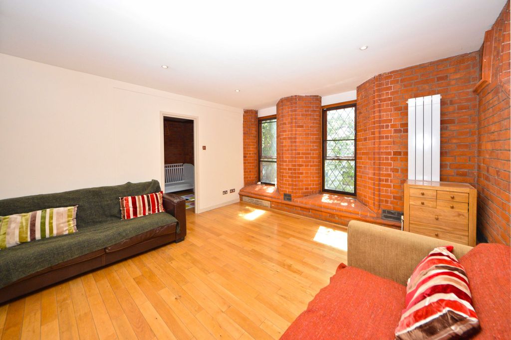 Property photo 2 of 13