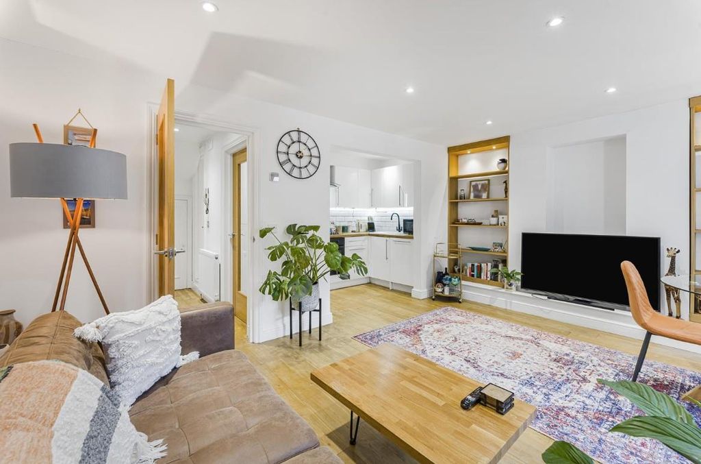 Property photo 3 of 8 3.Jpg