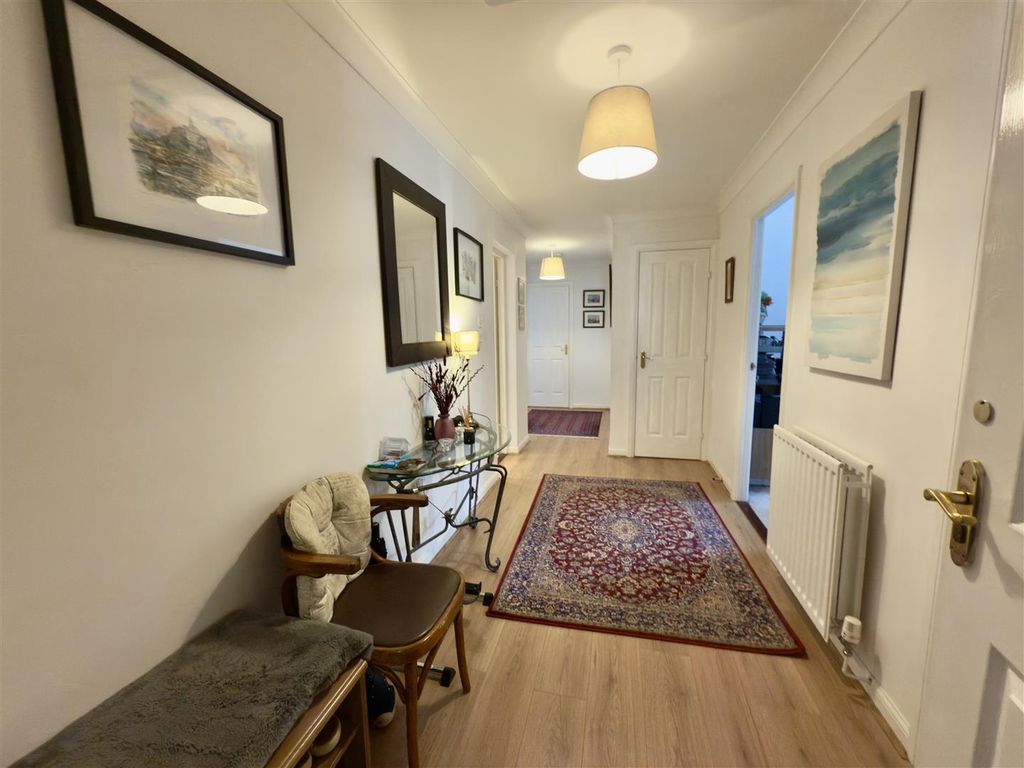 Property photo 3 of 12 Entrance Hallway