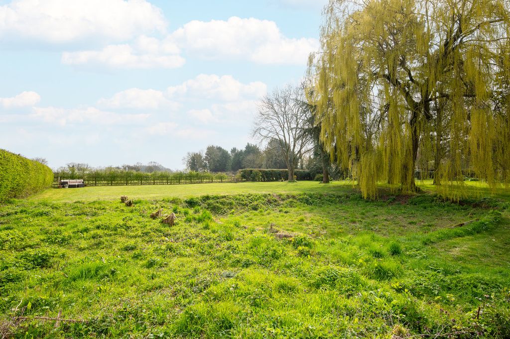 Property photo 3 of 37