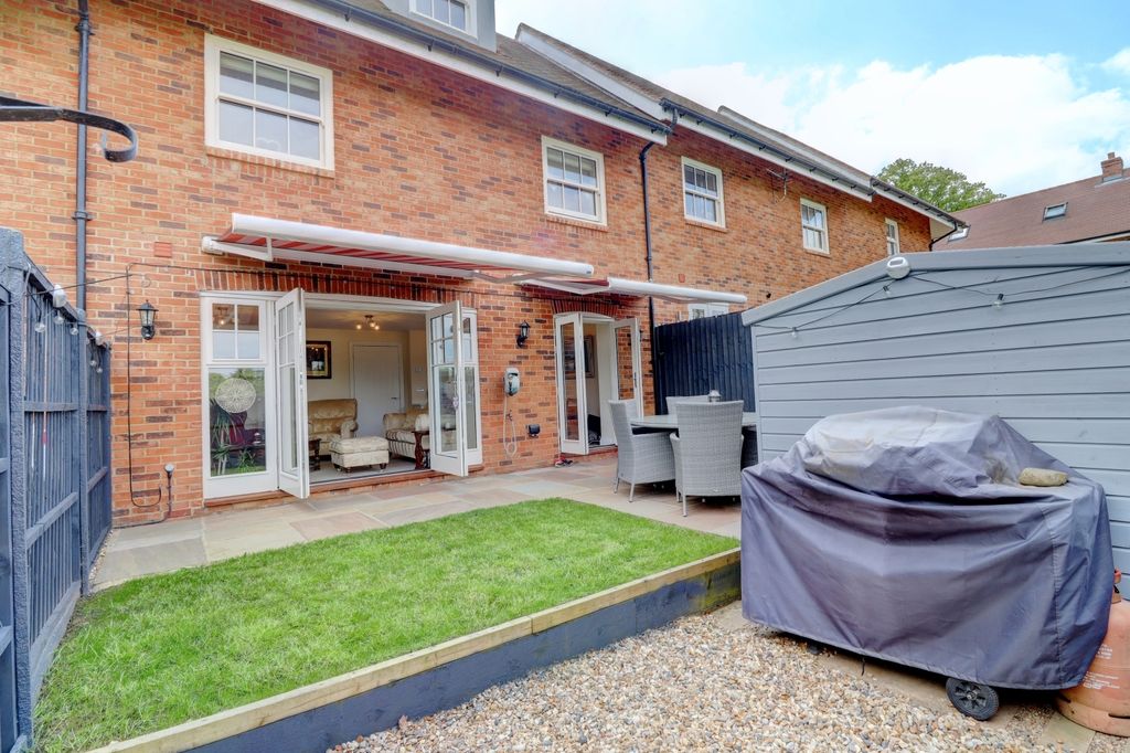 Property photo 2 of 17 Picture No. 13