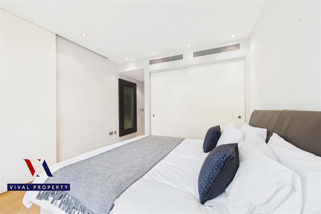 Property photo 3 of 30 Cam03118G0-Pr0271-Still021.Jpg